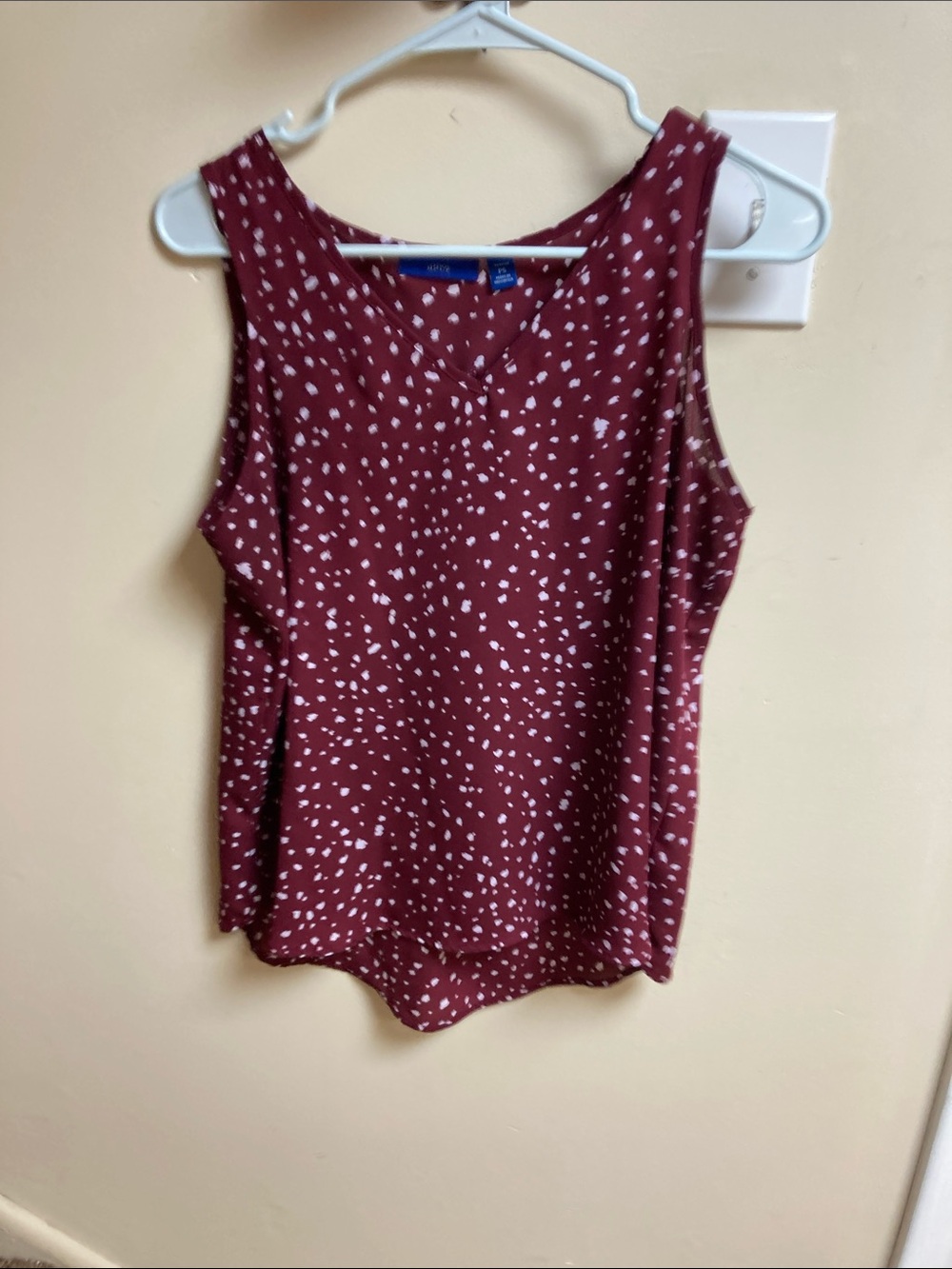 Apt. 9 Maroon Tank Top with White Speckle Print